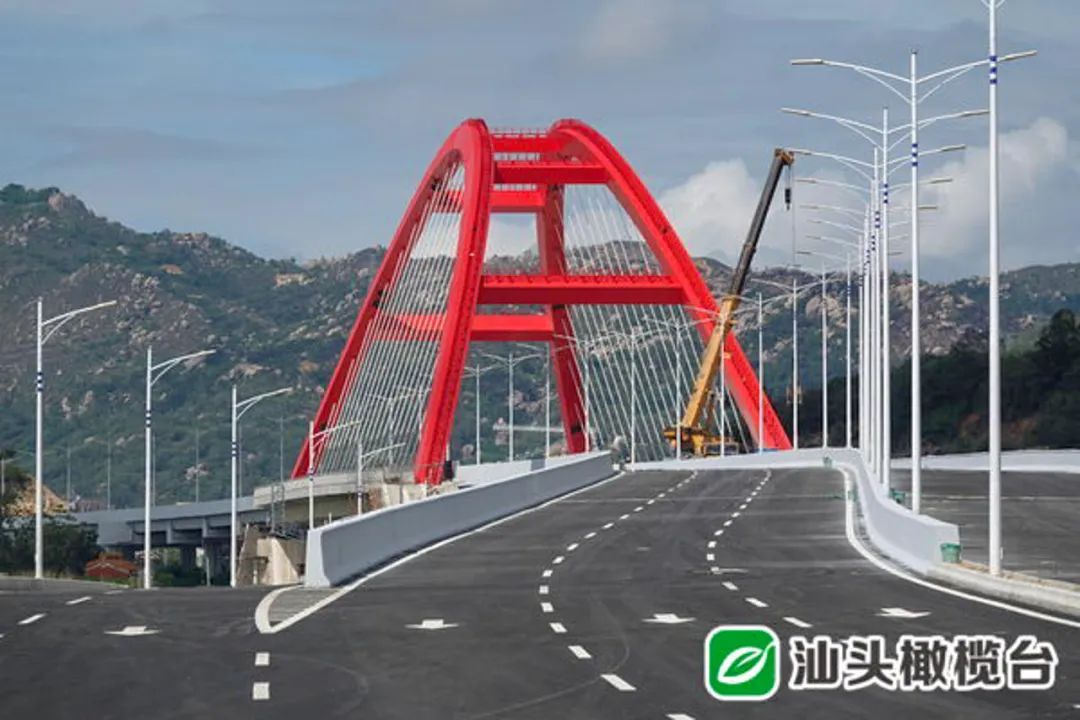 濠江一桥建成后,将成为继广澳疏港大桥,马滘濠江大桥,沈海高速