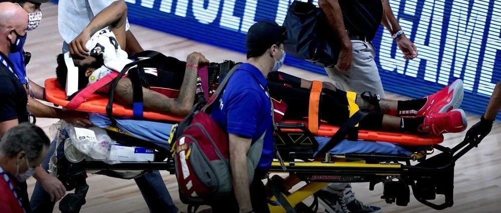 突发！NBA扣篮王重伤！被担架推去医院！他在离场时，直接哭了……
