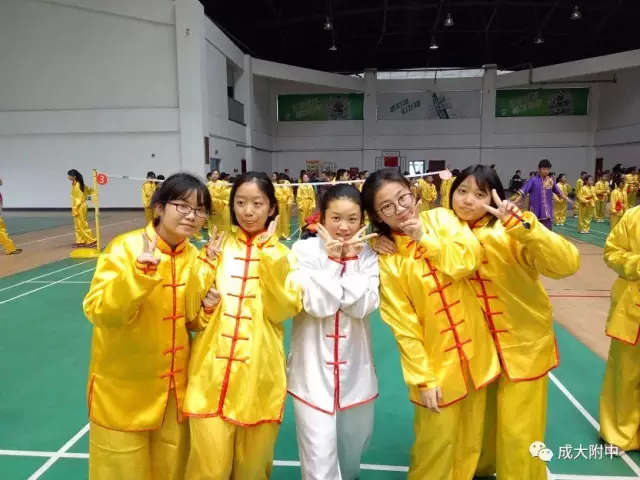 附中简讯∣高一3班小少年 参加成华区武术比赛