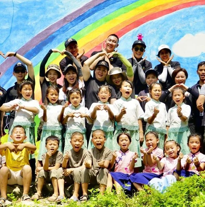 “为齿喝彩”儿童护牙基金携手广西彩虹公益走进广西河池