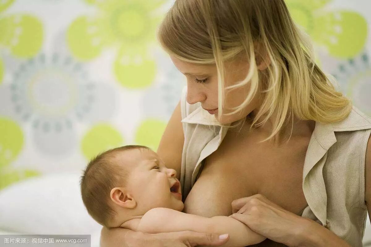 关于宝宝呛奶，一篇文章教你预防和处理