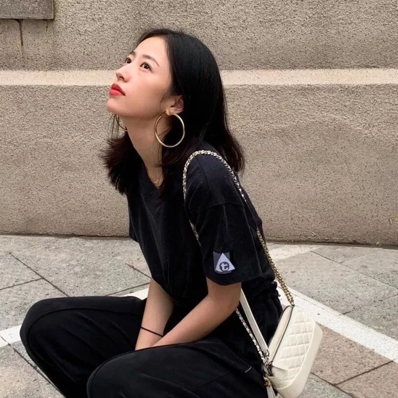 为什么周雨彤的时髦,能像吃饭呼吸一样自然?