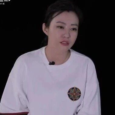 郝蕾凭什么敢犀利点评“炸裂式演技”?