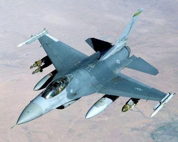 f-16战斗机