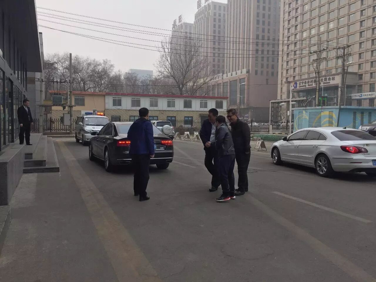 辉山乳业董事长杨凯50次增持耗光50亿港币！