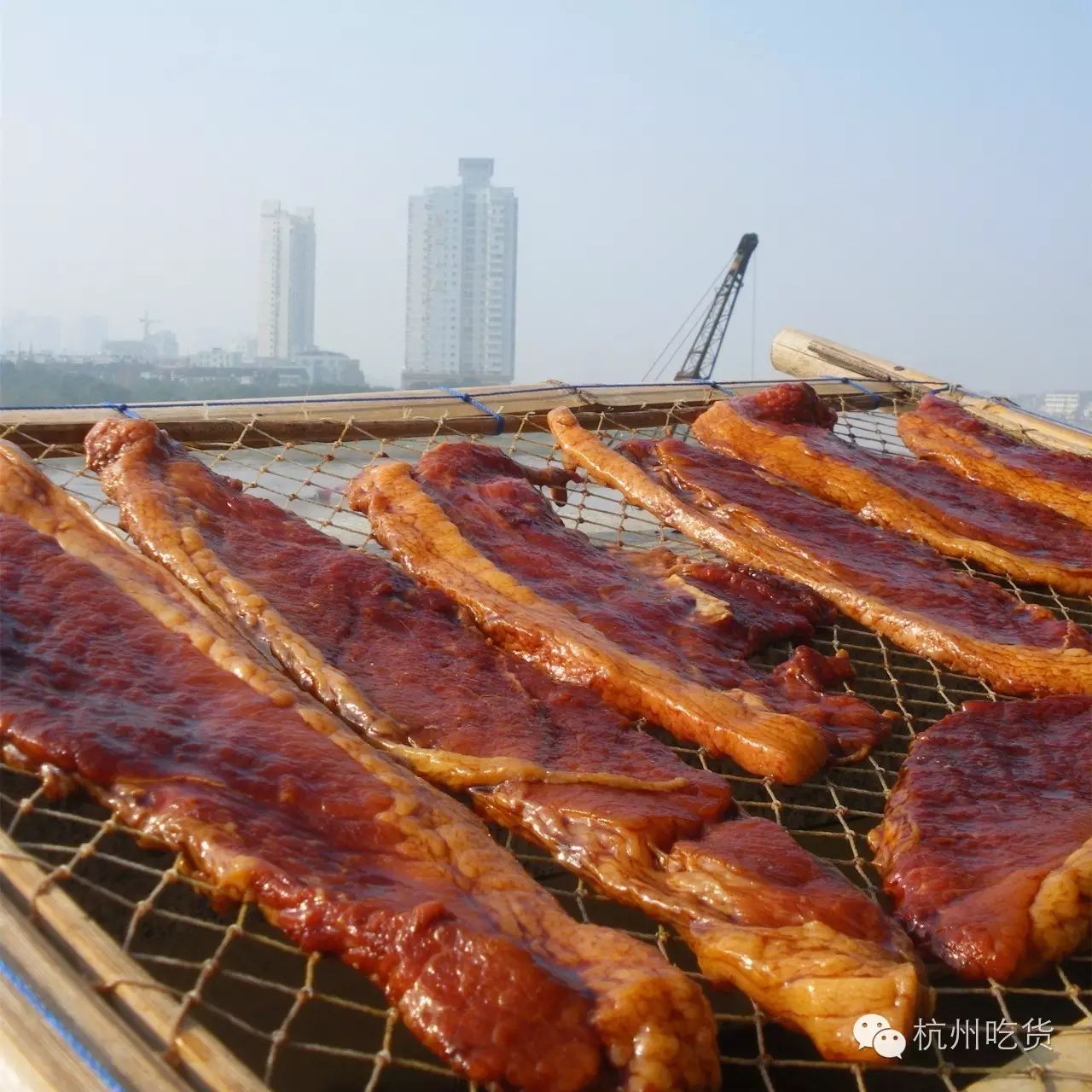 推荐人:陈宗博 推荐店:苍蝇馆子 酱油肉配饭,我能再吃三碗!