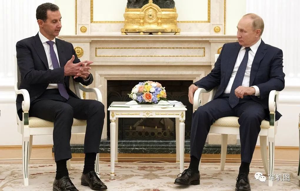 普京会见巴沙尔，两人平起平坐，特朗普见塞尔维亚总统给一小桌子