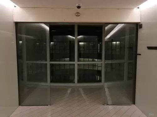 在这组对比中