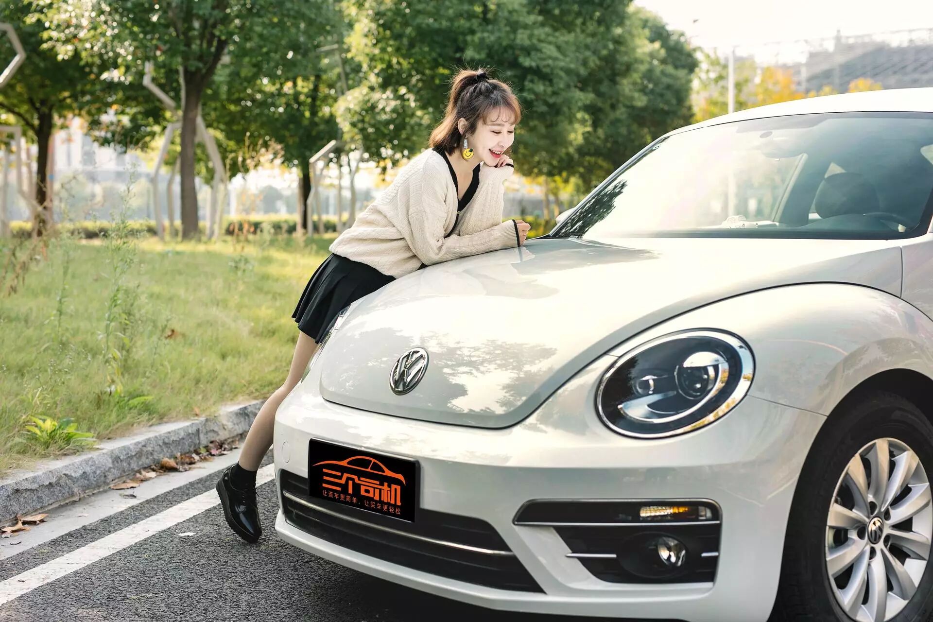 ��ʱ��911���棬���ȴ��ڹ��񳵣���Զ����׿ǳ�