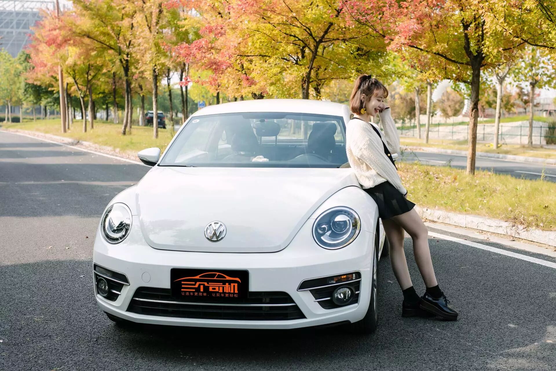 ��ʱ��911���棬���ȴ��ڹ��񳵣���Զ����׿ǳ�