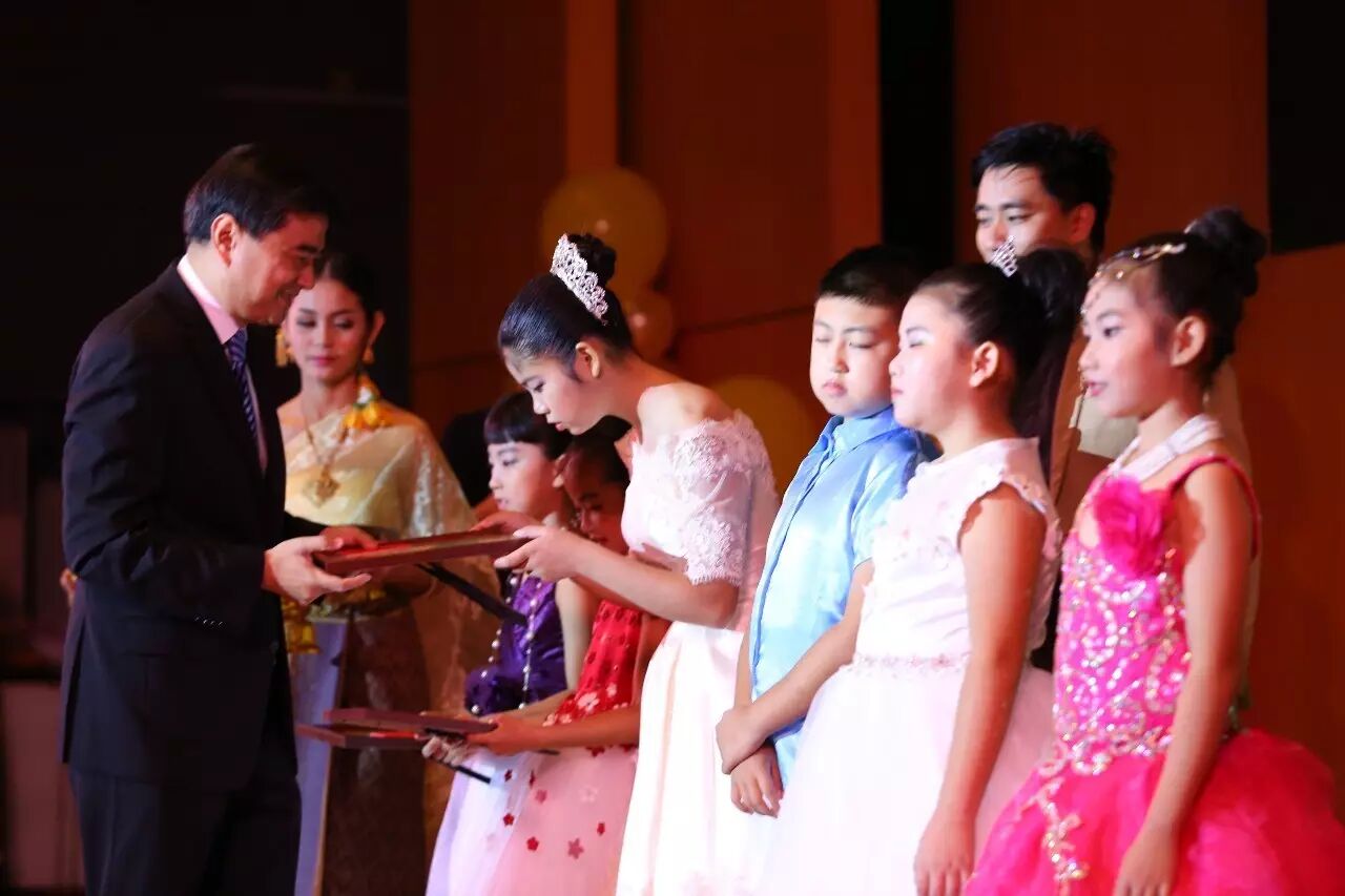 名嘴大咖助你成就主持梦，火力全开等你来挑战！