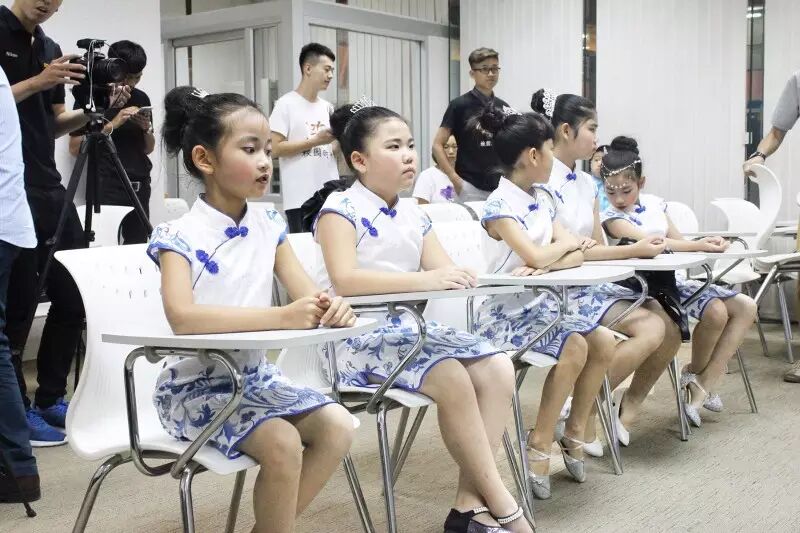 名嘴大咖助你成就主持梦，火力全开等你来挑战！