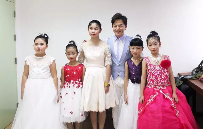 名嘴大咖助你成就主持梦，火力全开等你来挑战！