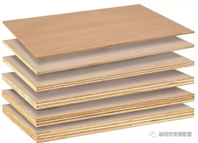 比颗粒板要好,但是也有部分商家故意用便宜的实木颗粒跟实木多层对比