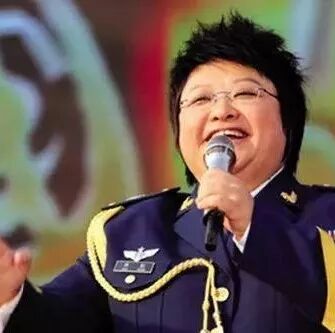 韩红为何至今不嫁?原来她未婚就有个19岁儿子,斯文帅气颜值炸天!