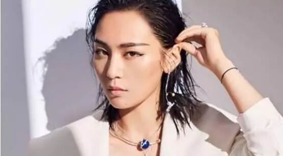 周笔畅深夜发图承认整容,网友:没意见,整得好美!