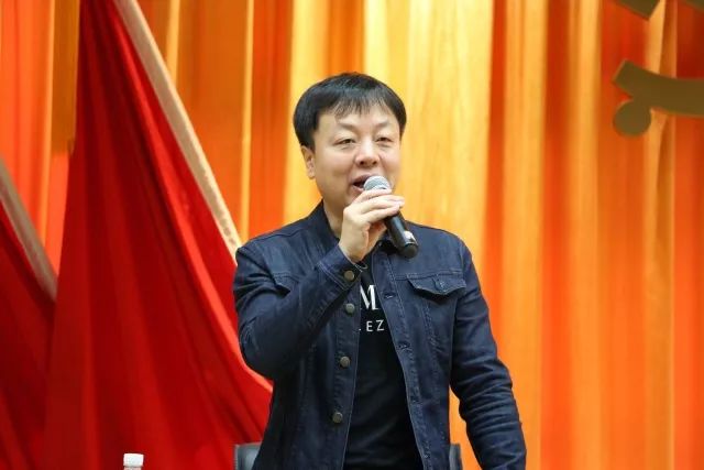 中国作家协会会员杨鹏谈写作:保卫想象力 丰满"写作"羽翼