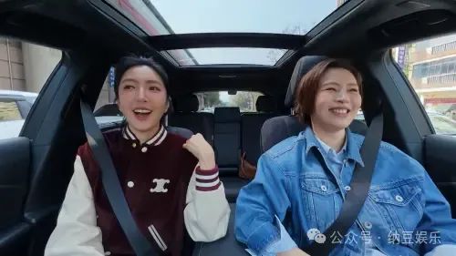 ▲楊謹華(左)跟劉品言聊到不想下車。（圖／鏡電視提供）