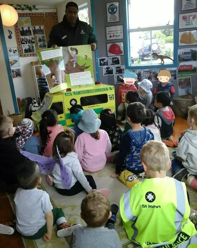 小朋友的乐园 | 新西兰幼儿园的欢脱日常，“放养”也安全