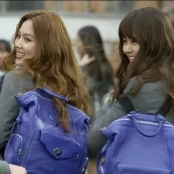 【热门】韩国学生中最IN的打招呼方式是这个!偶遇朋友别只会招手说“hi”啦!