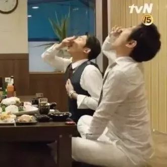【韩语】桑拿、119、麦当娜......韩国人喝酒竟然要喊这些口号?!喊“干杯”太过时啦~