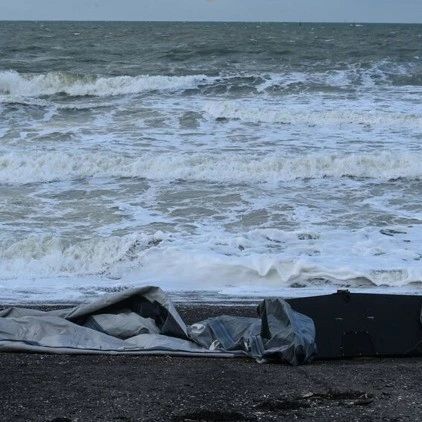 英吉利海峡移民沉船：寻找信息以识别尸体！