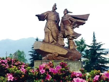 李冰父子修建都江堰的故事_李冰父子_李冰父子