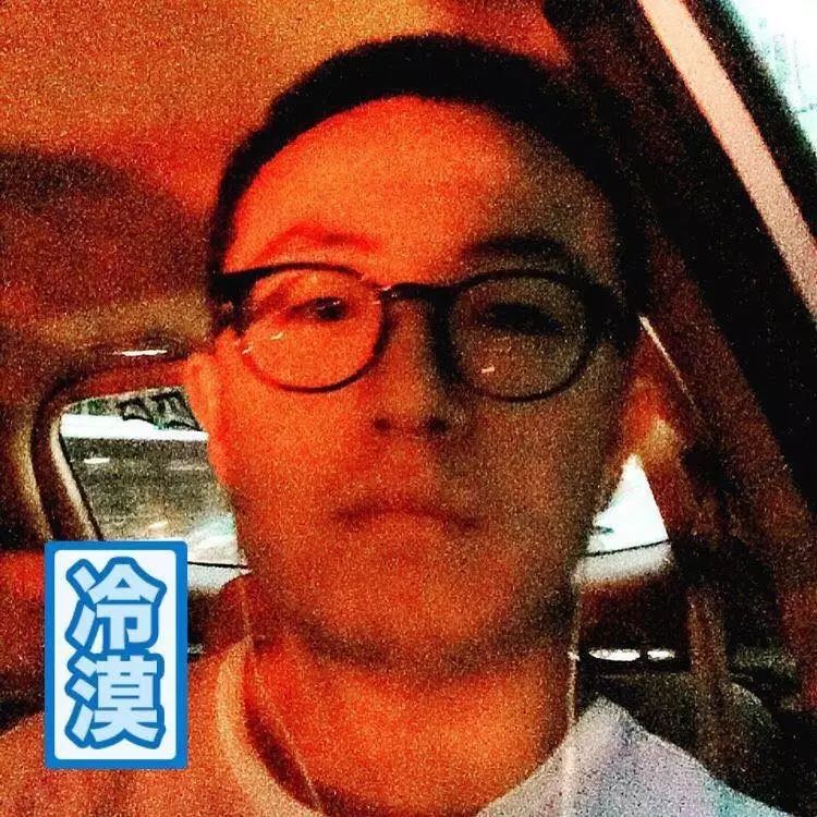 巴黎时装无依透明走秀视频_巴黎时装透明服装展_巴黎半裸透明时装周