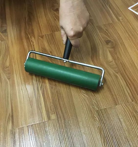 木質(zhì)地板鋪裝,驗收和使用規范_木地板鋪裝多少錢(qián)一平方_木質(zhì)地板鋪裝 驗收和使用規范