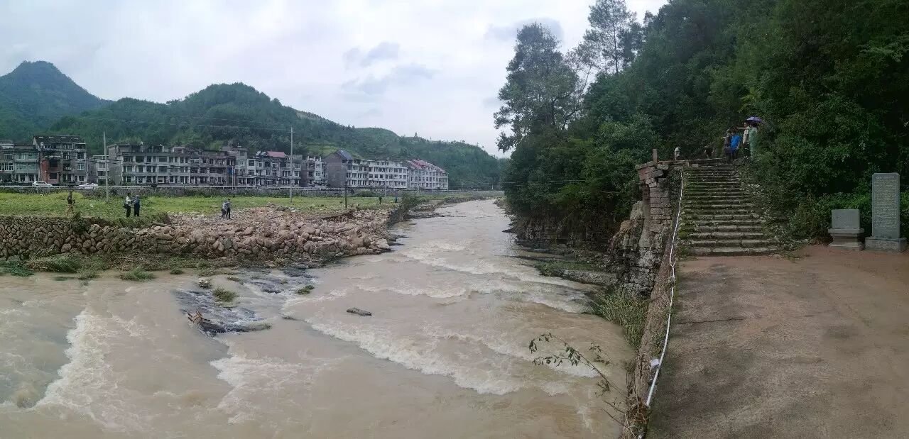 风雨廊桥_走出廊桥_廊桥表
