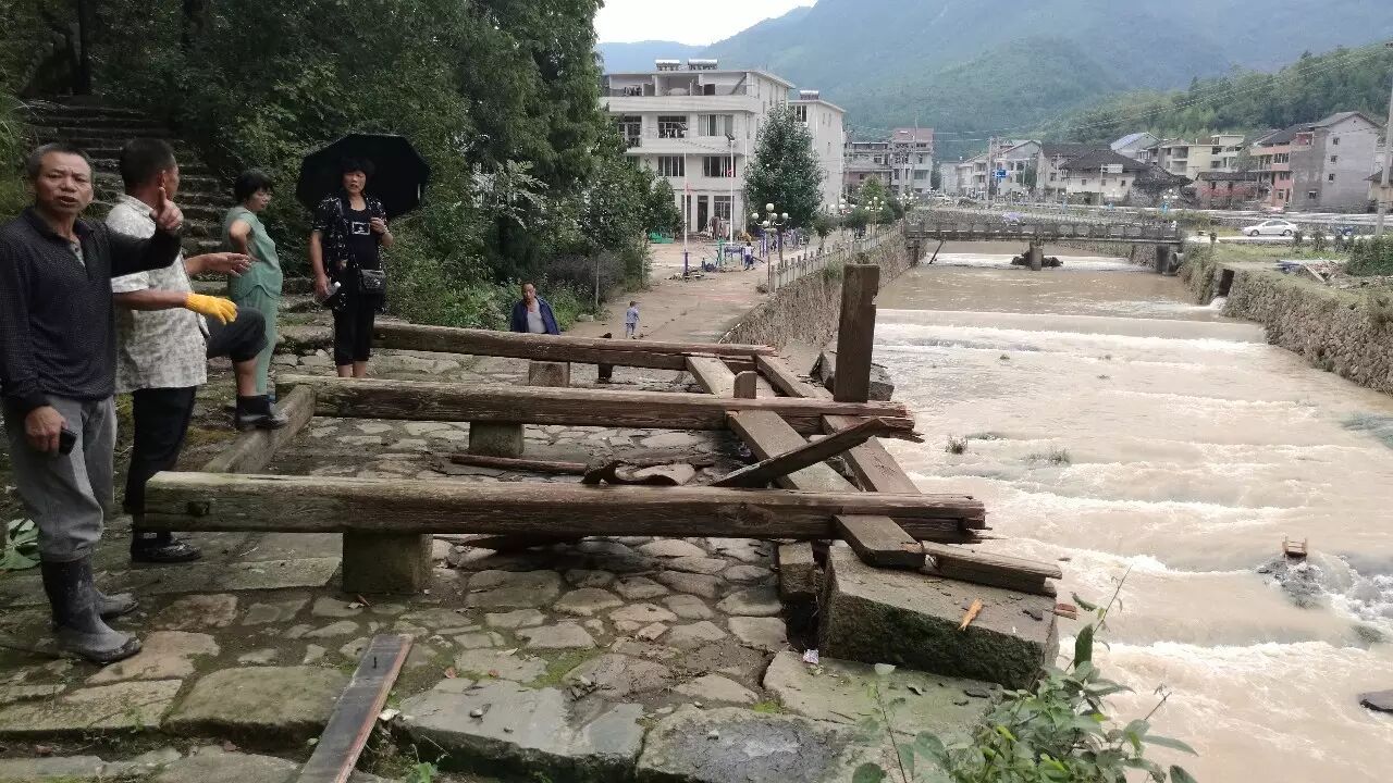 走出廊桥_风雨廊桥_廊桥表