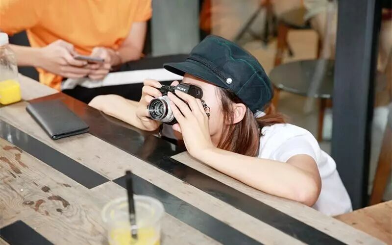 张歆艺的魔法镜头,让素人情侣能闪光