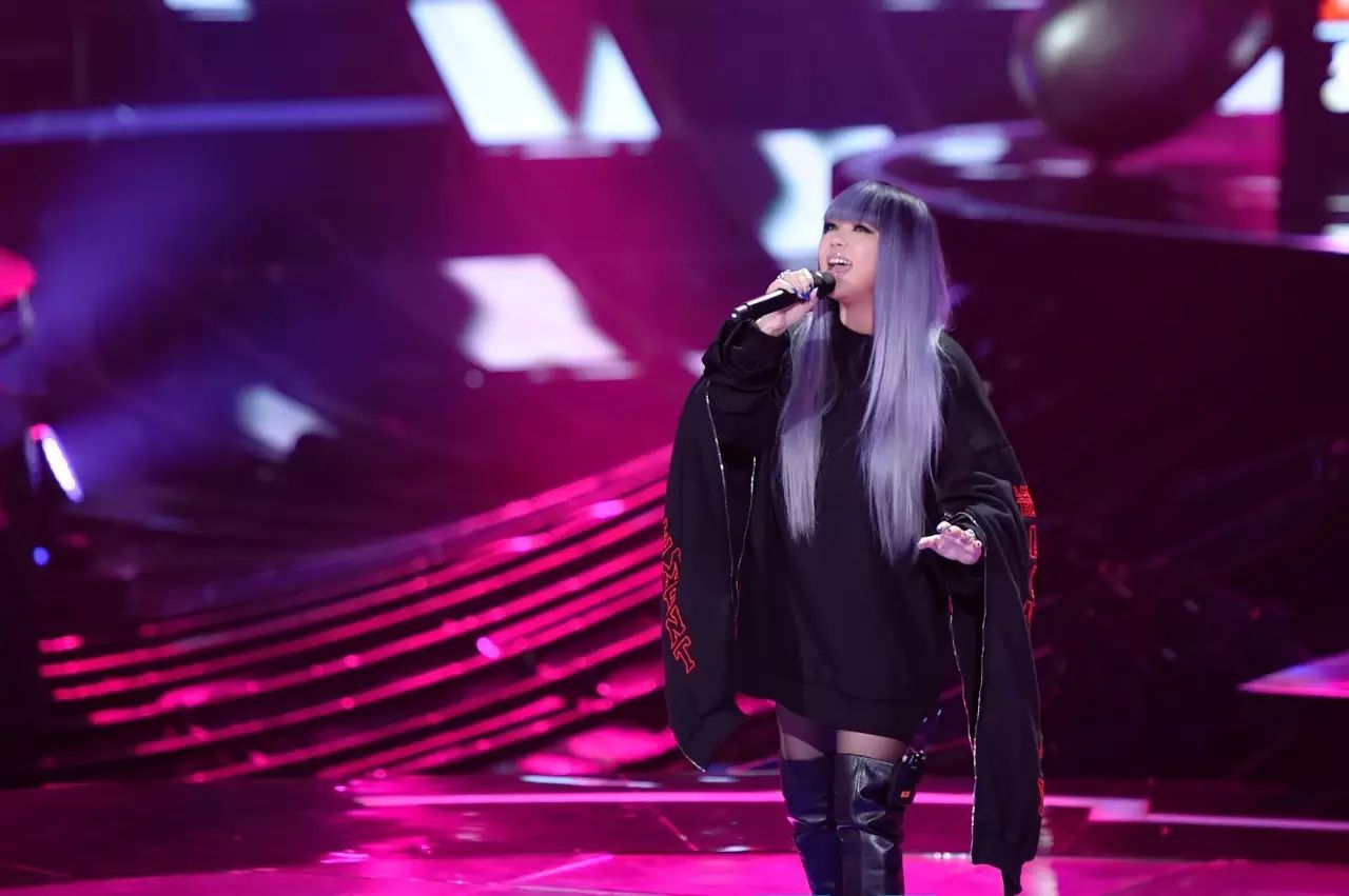 倒数歌词 阿妹，唱一首歌，落两次泪