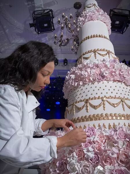 俄亿万富翁孙女婚礼超豪华蛋糕造价数十万元