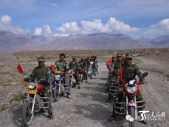 中吉边境线上的“摩托车护边巡逻队”