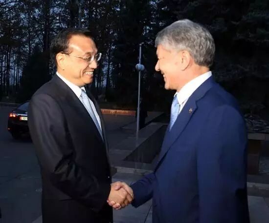 大外交丨李克强重要时刻访问吉尔吉斯，谈反恐和安全合作