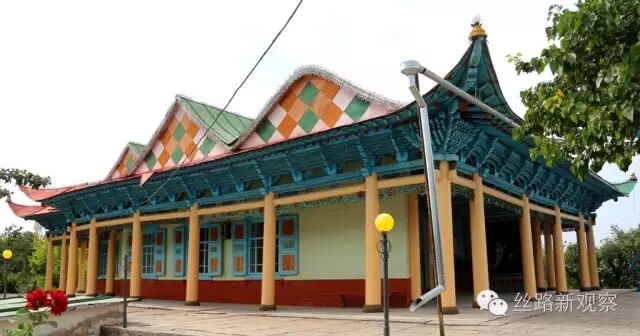 伊塞克湖畔感受中国文化 探访卡拉科尔清真寺