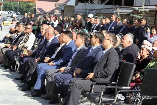 奥什市中国特色综合服务广场“上海城”盛大开业