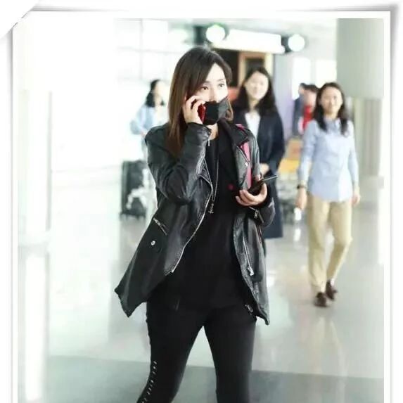 心疼杨恭如的腿!硬把休闲裤穿成紧身裤,果然&ldquo;胖&rdquo;与时尚无缘!