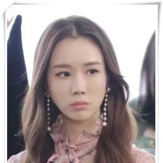 李多海发生了什么?脸僵到完全认不出了,网友:又一个女神整毁了