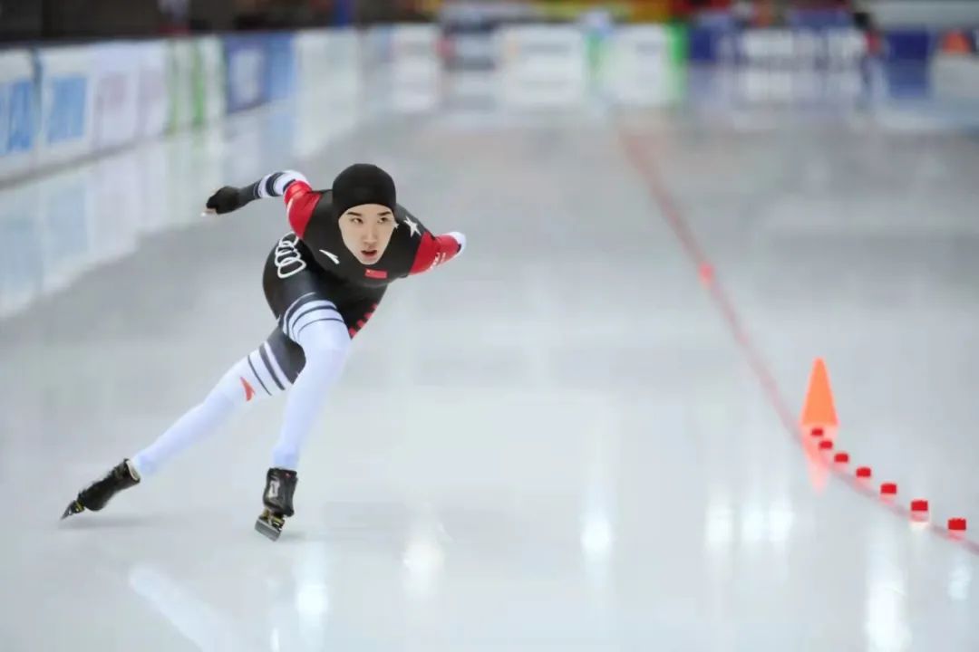 冬奥会国家速滑队大名单> 1月15日,中国速度滑冰国家集训队在二七国家