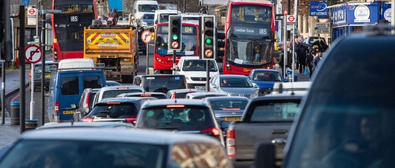 8月21日 | 英国部分道路上的交通比疫情前更多，90%的人依旧戴口罩  |  英国留学生要了解的疫情信息（日报）