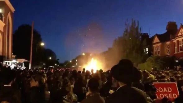 【突发】昨夜伦敦北部发生爆炸，近３０人受伤，住在北边公寓的同学切记安全！