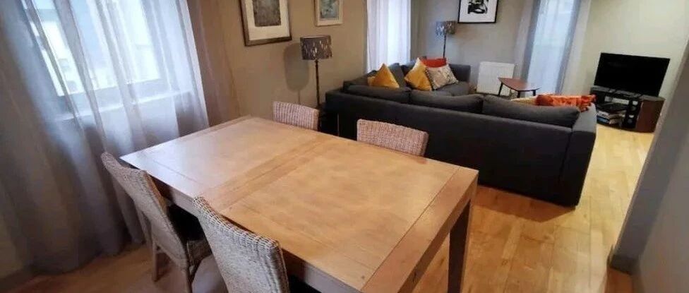 爱丁堡一房难求，学生在租房骗局中损失数千镑...