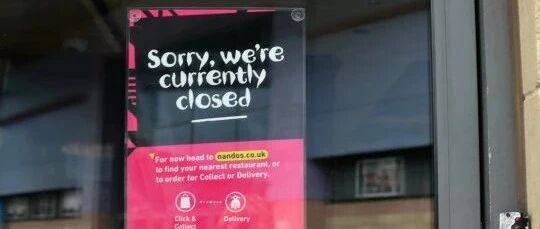 8月23日 | 人工与材料短缺导致英国经济恢复放缓，Nando's暂时关近50家餐厅  |  英国留学生要了解的疫情信息（日报）