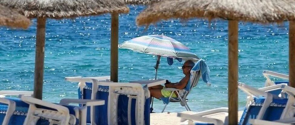 8月14日 | 英格兰R值再度下降，英国大学包机增值57所，维珍航空恢复香港直飞 |  英国留学生要了解的疫情信息（日报）