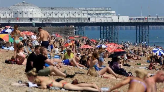 英国即将迎来最热的May bank holiday，预计温度高达27度！