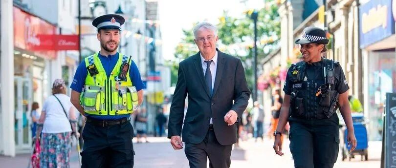 英国针对亚裔仇恨犯罪袭击两年内上升了50%；英国教育改革，付费论文代写将被定为违法行为 |  英国留学生要了解的疫情信息（日报）