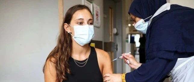 8月6日 | 好消息！ 英格兰的R值下降到0.8到1.1之间 |  英国留学生要了解的疫情信息（日报）