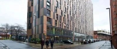 昨日，曼彻斯特学生公寓一人死亡